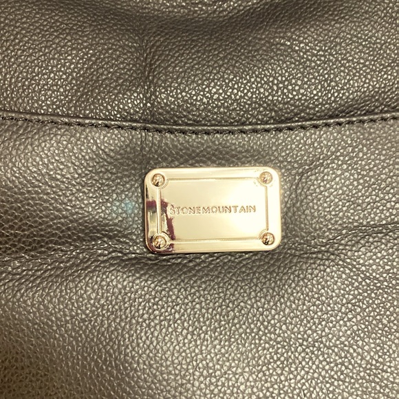 Stone Mountain Black/Tan Genuine Leather Greenwich  Hobo  Shoulder Bag - Picture 2 of 8